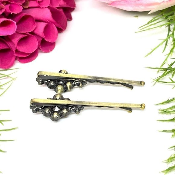 VINTAGE⚜️CHIC Crystal Flower Hair Pins - Set Of 2 - Picture 6 of 7